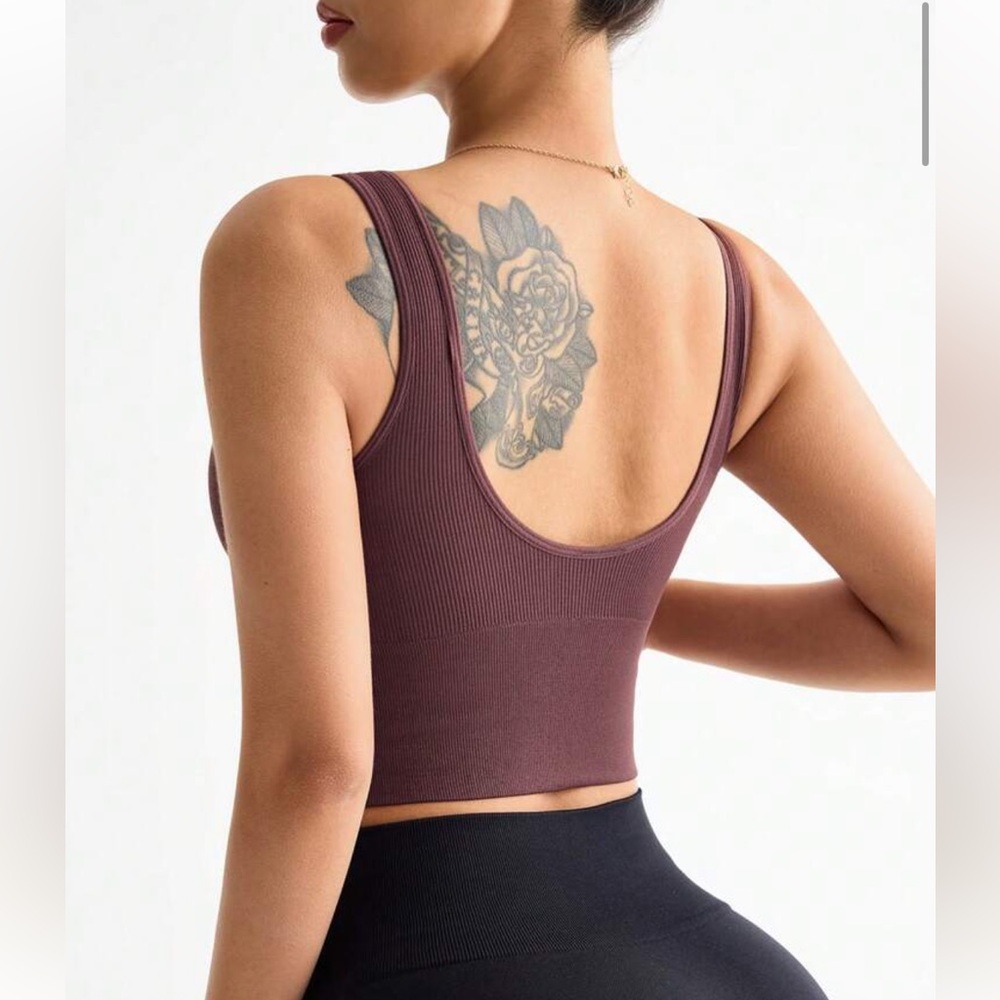 Stylish Ribbed V-Neck Crop Tops - Picture 2 of 3